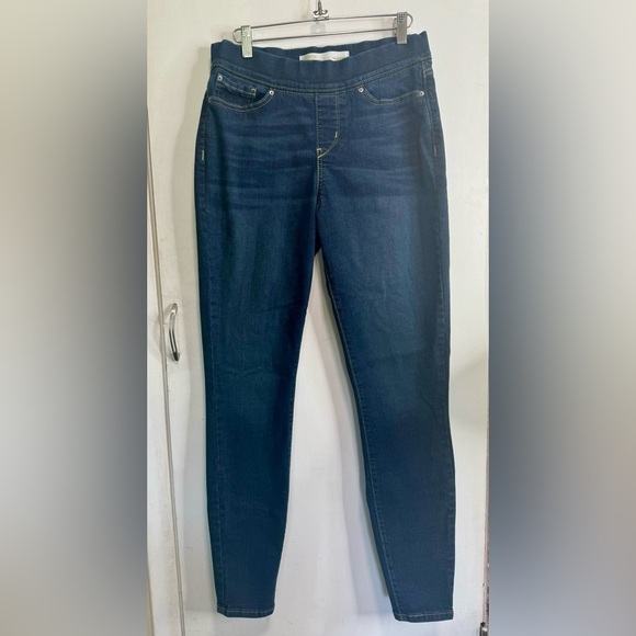 Levi’s Stretch, Pull On Jeans ~ Size 8 L - Picture 1 of 3